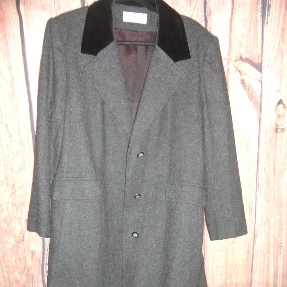 Vintage Fine Charcoal Grey Wool/Velvet Coat by Forecaster of Boston